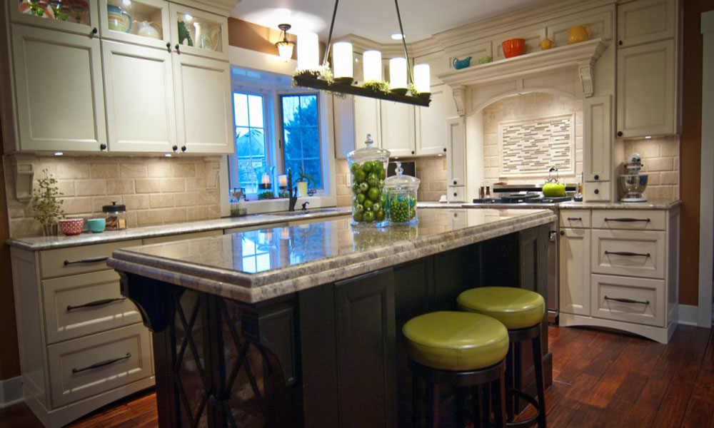 Classic Kitchen Image 1